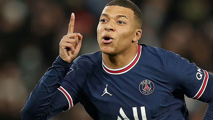 PSG star Mbappe faces calf injury
